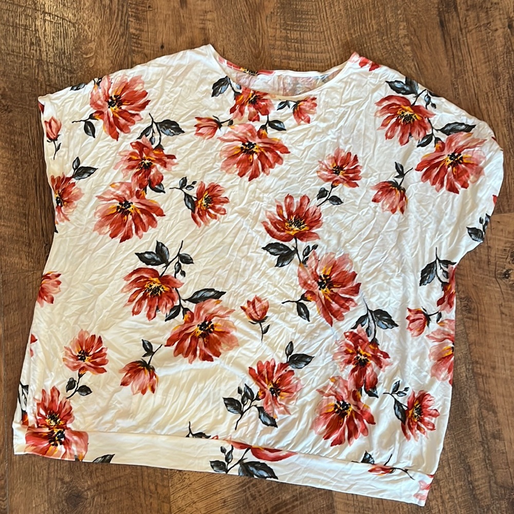 NWOT! Lame Bryant blouse.